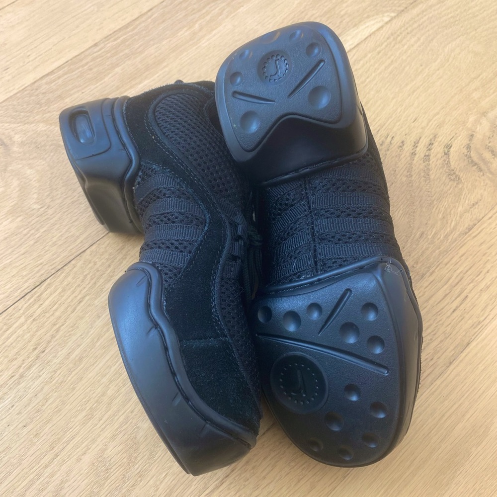 Revolution Dancewear Ultra-Arch Hip Hop Sneaker